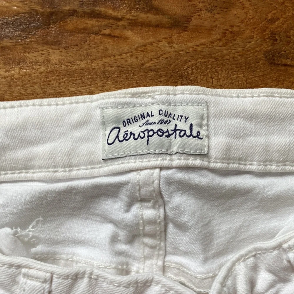 Aeropostale Ripped Jeans - Picture 2 of 4